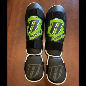 Revgear Kids shinguards,M Black,martial arts, sparring, boxing , kickboxing, MMA